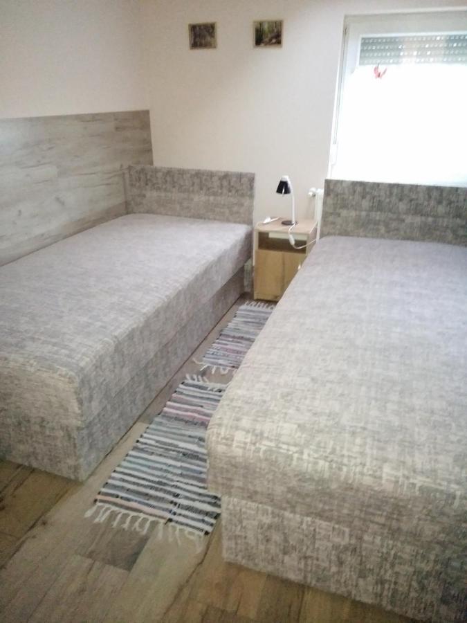 Budai Vam Apartmanhaz Печ Экстерьер фото